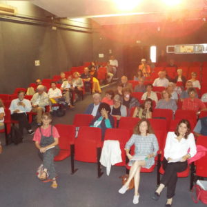 Colloque à Nérac : Affluence record à Nérac à l'occasion de l'un des colloques organisés par MER 47, (Mémoire de l'Espagne Républicaine) les Amis du Vieux Nérac, l'Amicale des Guerilleros et Ancrage consacré à  la Mémoire de la République Espagnole. Sur ce document on reconnaît les organisateurs ainsi que plusieurs intervenants. Toutes les prises de parole ont fait l'objet de la publication « des actes du colloque » . En outre, la manifestation a été  marquée par la présence de Geneviève Dreyfus-Armand, historienne qui a conclu les débats.